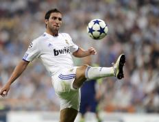 开云体育在线-制胜时刻，贝伦塔与球拍的跨时空交响