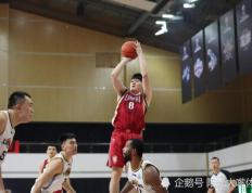 开云体育入口-贵港男篮面对强敌胜负悬殊，战术遭质疑