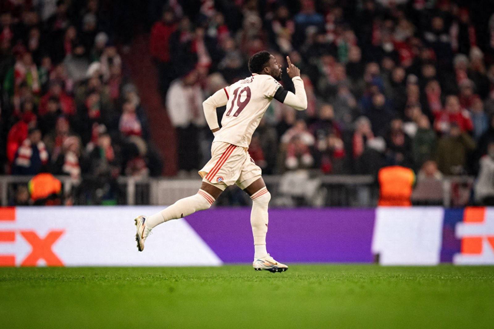 开云APP-拜仁慕尼黑绝地反击，逆转取胜！