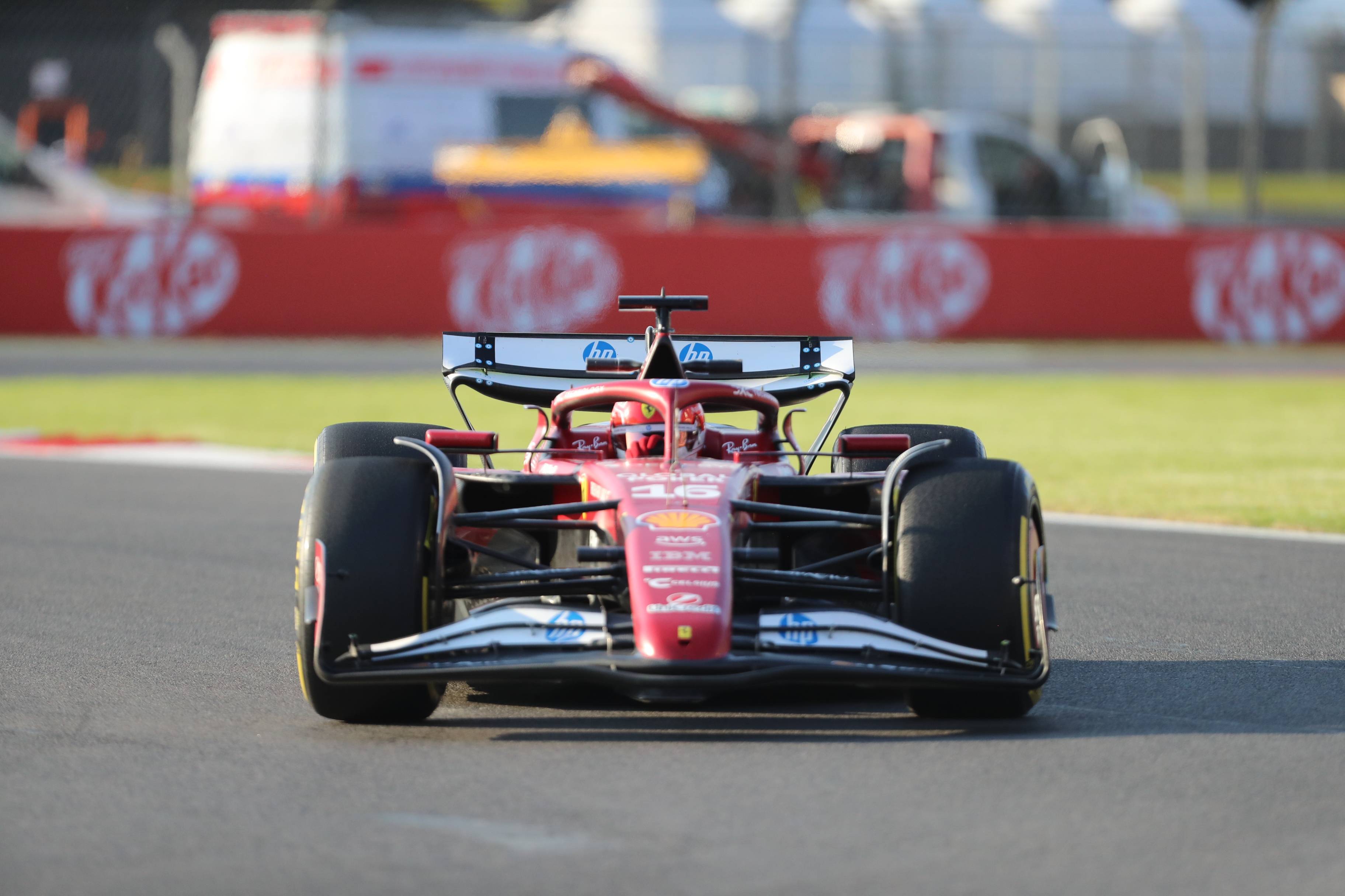 开云官方app入口-阿斯顿马丁轻取威廉姆斯，勒克莱尔惊艳四座的简单介绍