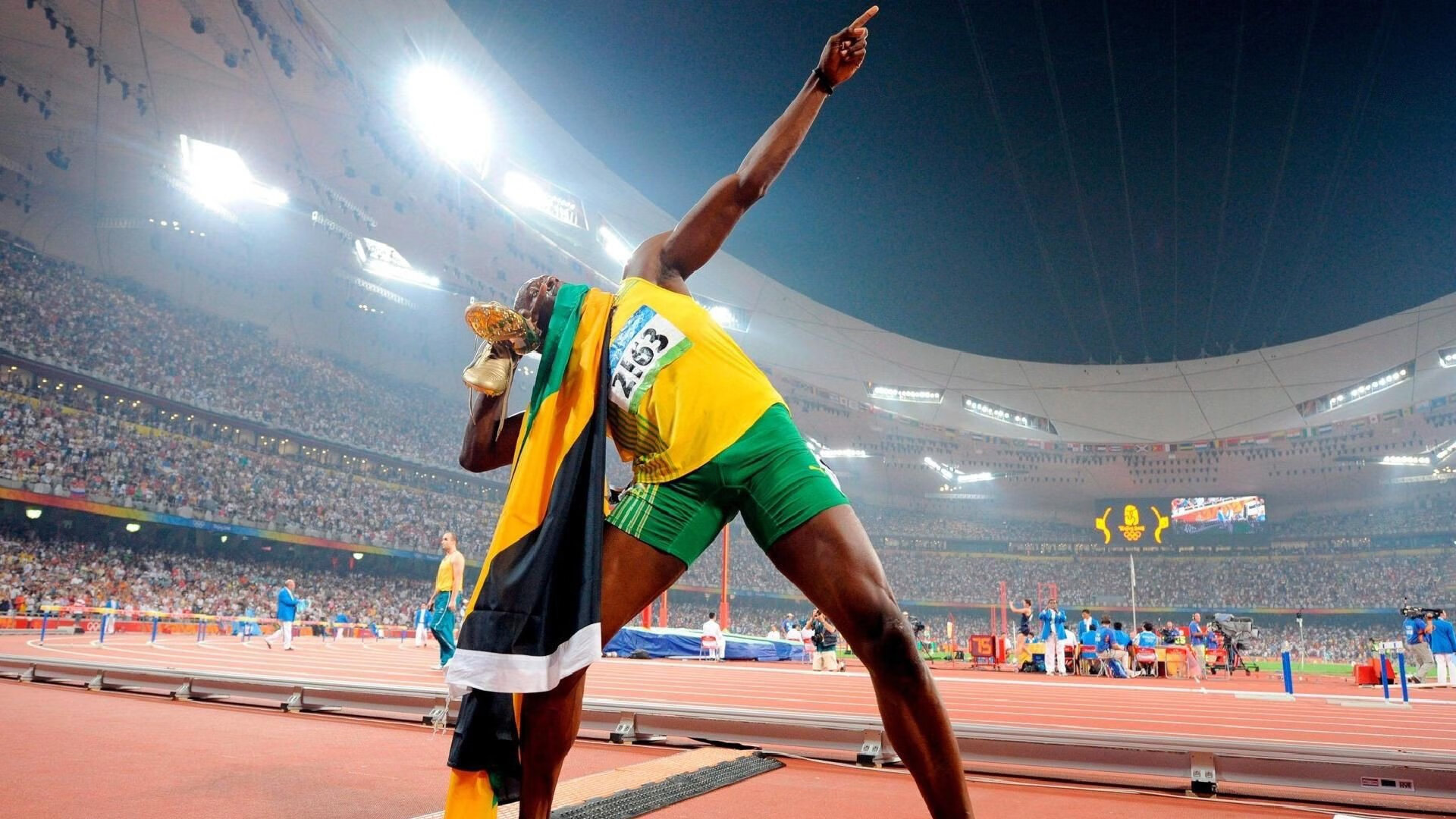 开云体育官方网站-传奇的另一种诞生，雨夜鏖战与寂静纪录